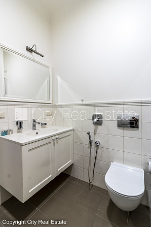 Fasādes māja, slēgts pagalms, ieeja no ielas, ir lifts, kāpņu telpa pēc kapitālā remonta, Rīga - foto 11