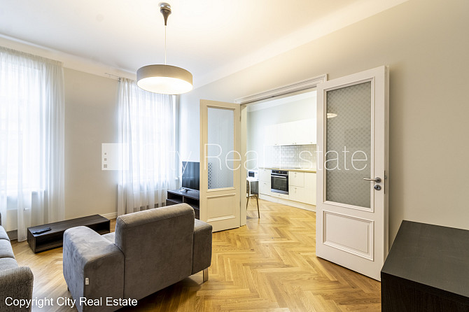 Fasādes māja, slēgts pagalms, ieeja no ielas, ir lifts, kāpņu telpa pēc kapitālā remonta, Rīga - foto 4