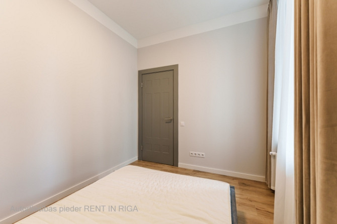Pilnībā mēbelēts 2-istabu dzīvoklis jūgendstila ēkā Rīgas Centrā.  Krišjāņa Valdemāra Rīga - foto 10