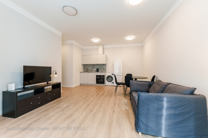 Pilnībā mēbelēts 2-istabu dzīvoklis jūgendstila ēkā Rīgas Centrā.  Krišjāņa Valdemāra Rīga - foto 6