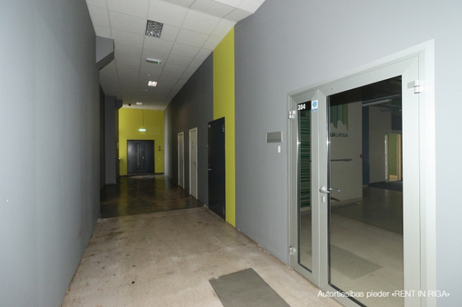 Gaišas un kvalitatīvas biroja telpas ar savu virtuvīti Purvciemā, netālu no tirdzniecības Rīga - foto 5