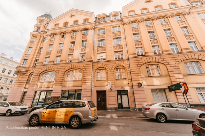 Practical 4-room apartment on Brīvības Street 103. Windows face the inner courtyard.  The apartment  Рига - изображение 3