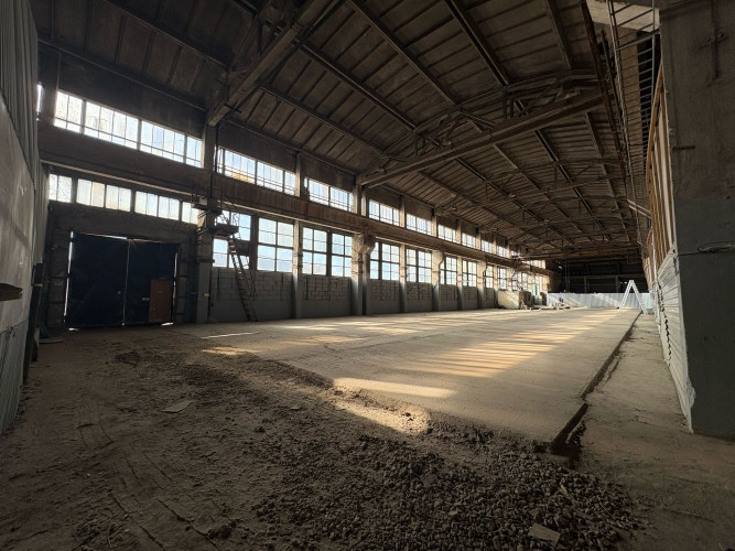 Ražošanas vai noliktavas telpas Pļavniekos  1150 m ar 9 m griestiem un augstu elektrības jaudu Rīga - foto 6