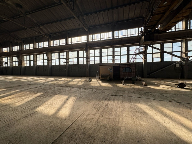 Ražošanas vai noliktavas telpas Pļavniekos  1150 m ar 9 m griestiem un augstu elektrības jaudu Rīga - foto 4