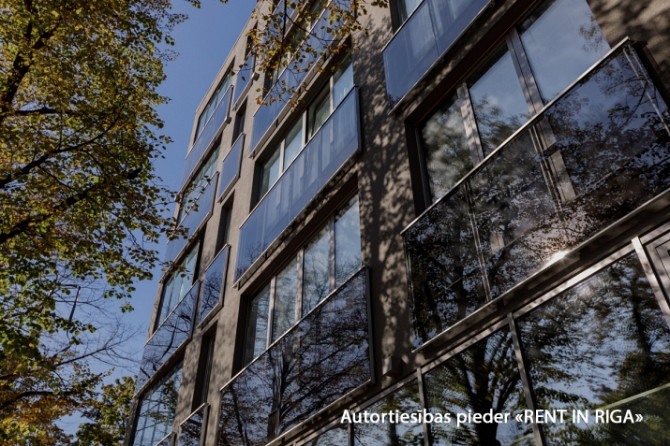 Modern and representative office with large windows in a new building in Teika.  Layout: open-plan w Рига - изображение 2