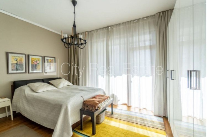 Fasādes māja, renovēta māja, ir lifts, kāpņu telpa pēc kapitālā remonta, guļamistabu Rīga - foto 7