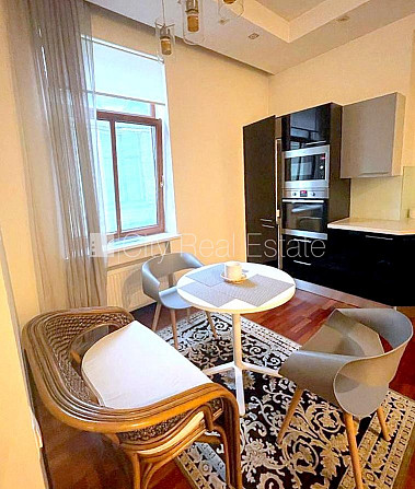 Fasādes māja, renovēta māja, slēgts pagalms, ieeja no ielas, kāpņu telpa pēc kosmētiskā Rīga - foto 4