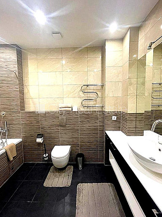 Fasādes māja, renovēta māja, slēgts pagalms, ieeja no ielas, kāpņu telpa pēc kosmētiskā Rīga - foto 17
