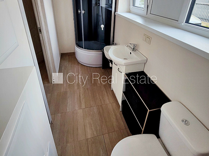 Fasādes māja, renovēta māja, slēgts pagalms, ieeja no ielas un pagalma, ir lifts, kāpņu Rīga - foto 19