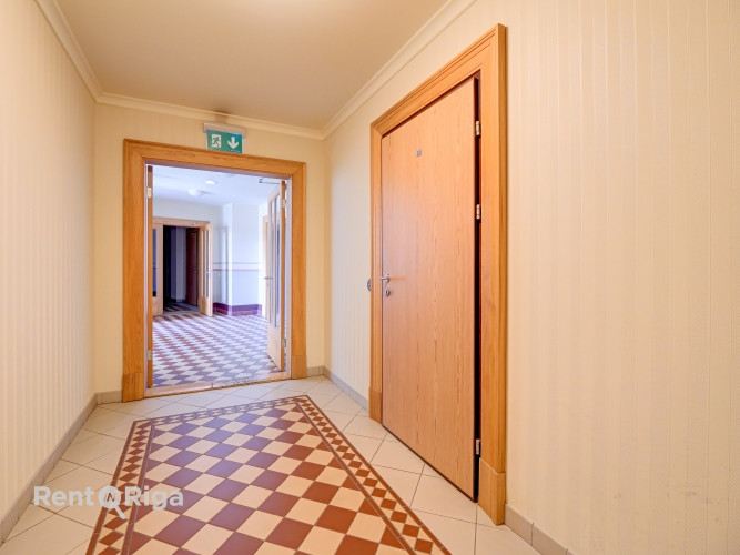 2 istabu dzīvoklis jaunajā projektā Mierā ielā 61.  Tam ir 10.5 m2 terase uz iekšpagalma pusi.  Dzīv Рига - изображение 17