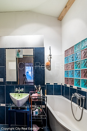 Fasādes māja, renovēta māja, ieeja no ielas, ir lifts, terase, logi vērsti mājas abās Rīga - foto 18