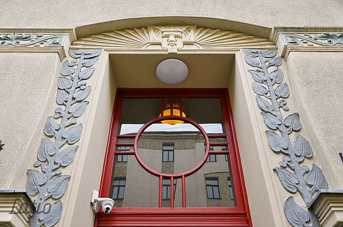 Izīrē 3 istabu dzīvokli Klusajā centrā, renovētā Jūgendstila fasādes mājā. Slēdzama Rīga - foto 8