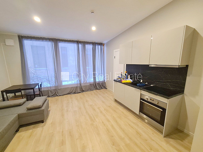 Fasādes māja, renovēta māja, slēgta teritorija, ieeja no ielas, ir lifts, kāpņu telpa pēc Rīga - foto 8
