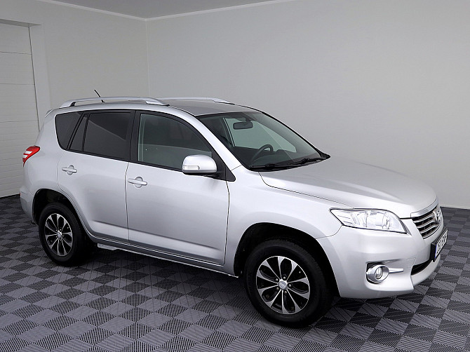 Toyota RAV4 Linea Sol Facelift 2.2 D-4D 110kW Tallina - foto 1