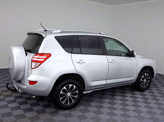 Toyota RAV4 Linea Sol Facelift 2.2 D-4D 110kW Tallina - foto 3