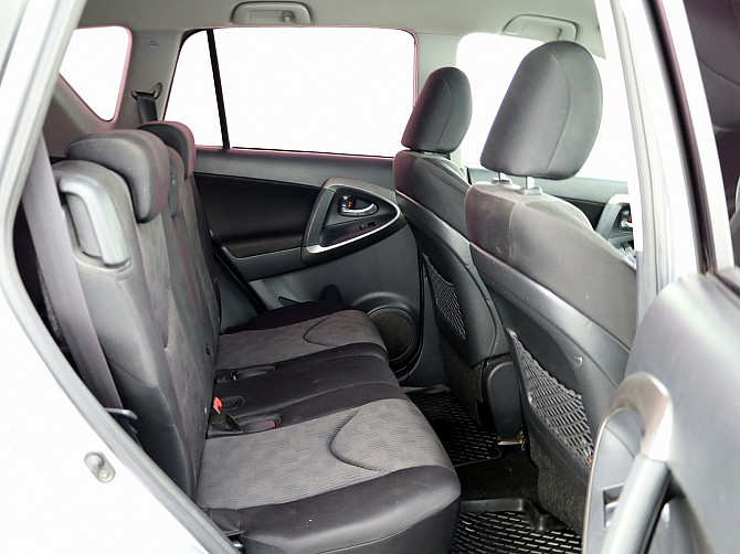 Toyota RAV4 Linea Sol Facelift 2.2 D-4D 110kW Tallina - foto 7