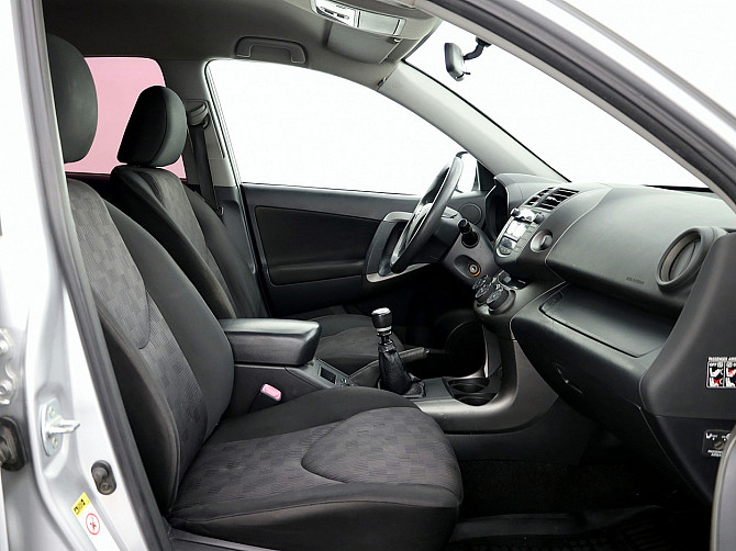 Toyota RAV4 Linea Sol Facelift 2.2 D-4D 110kW Tallina - foto 6