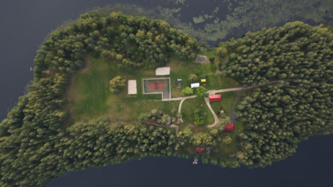 Ekskluzīvs ezera ieskauts īpašums.  Pārdod atpūtas kompleksu - nekustamo īpašumu mācību Talsi un Talsu novads - foto 1