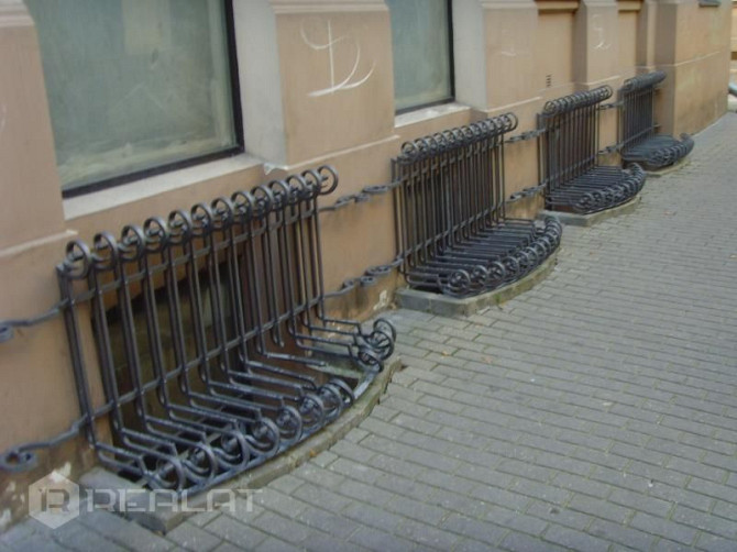 Pagalma māja, slēgta teritorija, vieta automašīnai,  logi vērsti uz pagalma pusi, istabas Rīga - foto 2