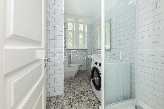 Fasādes māja, renovēta māja, labiekārtots apzaļumots pagalms, kāpņu telpa pēc kapitālā Rīga - foto 14