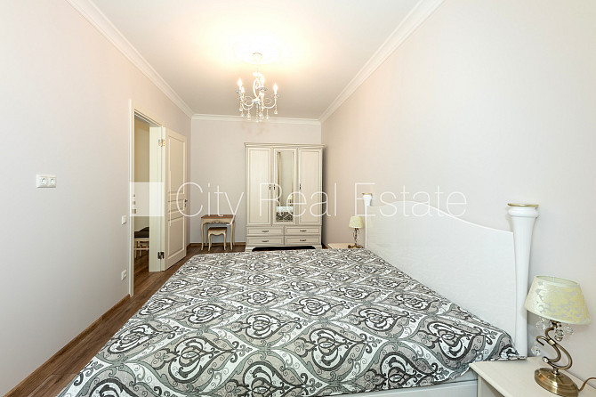 Fasādes māja, renovēta māja, labiekārtots apzaļumots pagalms, kāpņu telpa pēc kapitālā Rīga - foto 7