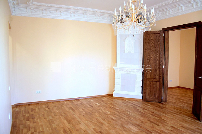 Fasādes māja, ieeja no ielas, balkons, logi vērsti uz pagalma pusi, logi vērsti uz ielas pusi, Rīga - foto 2