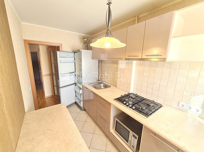 Fasādes māja, renovēta māja, logi vērsti uz ielas pusi, istabas izolētas, studio tipa, Rīga - foto 18