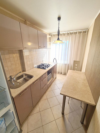 Fasādes māja, renovēta māja, logi vērsti uz ielas pusi, istabas izolētas, studio tipa, Rīga - foto 17