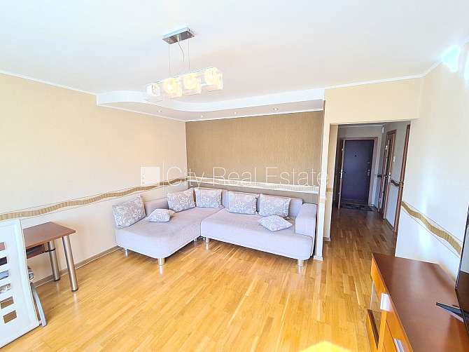 Fasādes māja, renovēta māja, logi vērsti uz ielas pusi, istabas izolētas, studio tipa, Rīga - foto 10