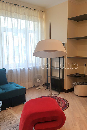 Fasādes māja, renovēta māja, labiekārtots apzaļumots pagalms, bruģēts piebraucamais ceļš, Rīga - foto 3