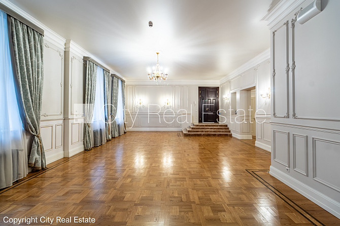Jaunceltne, slēgts pagalms, ieeja no pagalma, ir lifts, divi balkoni 3 m2, terase 29,20 m2, logi Rīga - foto 3