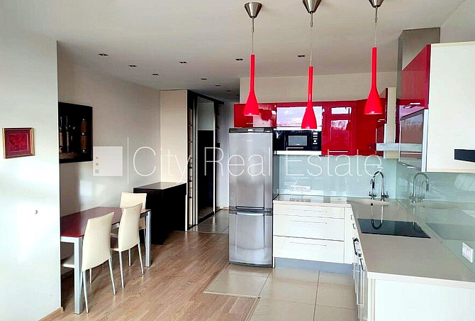Jaunceltne, slēgts pagalms, ieeja no pagalma, ir lifts, divi balkoni 3 m2, terase 29,20 m2, logi Rīga - foto 19