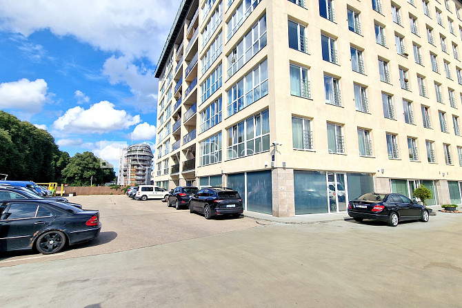 Jaunceltne, slēgts pagalms, ieeja no pagalma, ir lifts, divi balkoni 3 m2, terase 29,20 m2, logi Rīga - foto 16