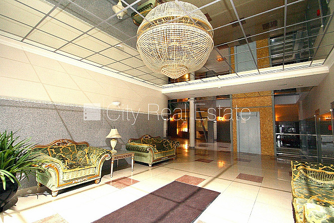 Jaunceltne, slēgts pagalms, ieeja no pagalma, ir lifts, divi balkoni 3 m2, terase 29,20 m2, logi Rīga - foto 17