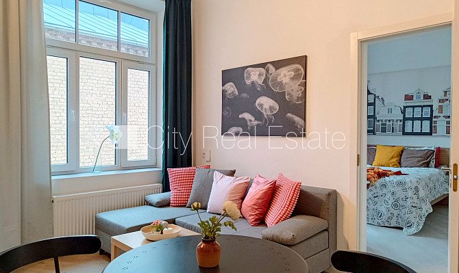 Jaunceltne, slēgts pagalms, ieeja no pagalma, ir lifts, divi balkoni 3 m2, terase 29,20 m2, logi Rīga - foto 4