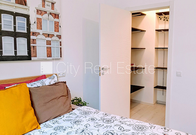 Jaunceltne, slēgts pagalms, ieeja no pagalma, ir lifts, divi balkoni 3 m2, terase 29,20 m2, logi Rīga - foto 9