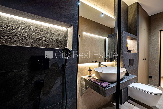Renovēta māja, luksuss apartamenti , mansards, ir lifts, guļamistabu skaits 2 gab., viesistaba, Rīga - foto 7