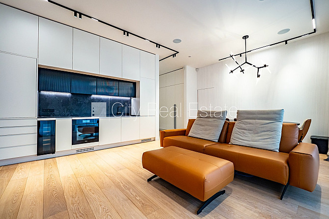 Renovēta māja, luksuss apartamenti , mansards, ir lifts, guļamistabu skaits 2 gab., viesistaba, Rīga - foto 1