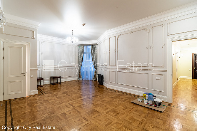 Jaunceltne, fasādes māja, ieeja no pagalma, ir lifts, kāpņu telpa pēc kapitālā remonta, Rīga - foto 7