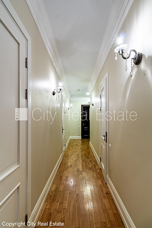 Jaunceltne, fasādes māja, ieeja no pagalma, ir lifts, kāpņu telpa pēc kapitālā remonta, Rīga - foto 14