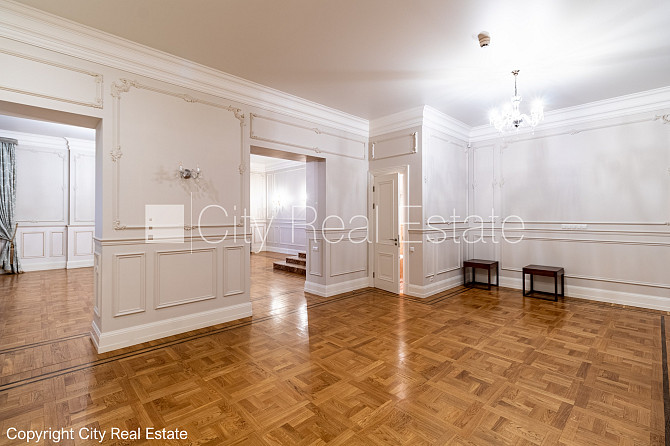 Jaunceltne, fasādes māja, ieeja no pagalma, ir lifts, kāpņu telpa pēc kapitālā remonta, Rīga - foto 6