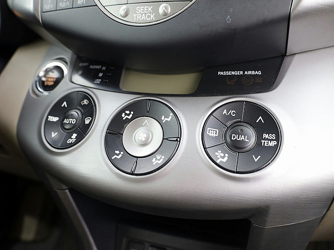 Toyota RAV4 Luxury ATM 2.0 112kW Tallina - foto 8