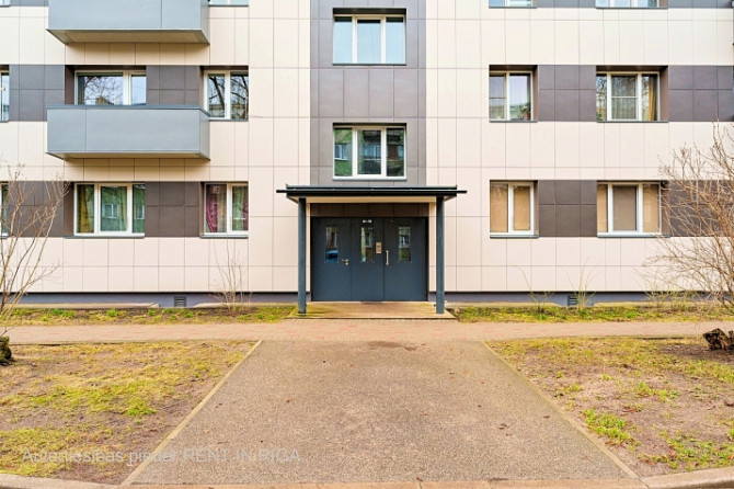 Pārdod 2 istabu dzīvokli renovētā mājā blakus Akropolei!  Ēka nesen ir pilnībā renovēta Rīga - foto 3