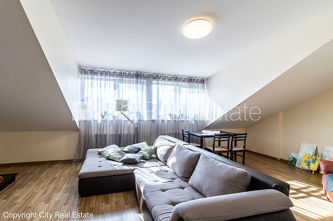 Pagalma ēka, slēgts pagalms, vieta automašīnai, ieeja no pagalma, mansards, ir lifts, plašs Rīgas rajons - foto 16
