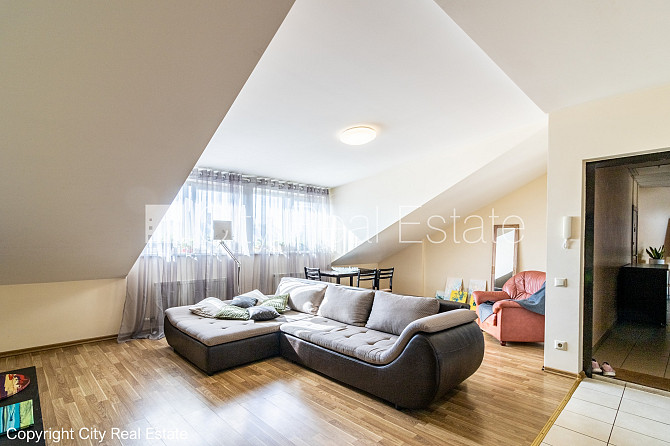 Pagalma ēka, slēgts pagalms, vieta automašīnai, ieeja no pagalma, mansards, ir lifts, plašs Rīgas rajons - foto 15