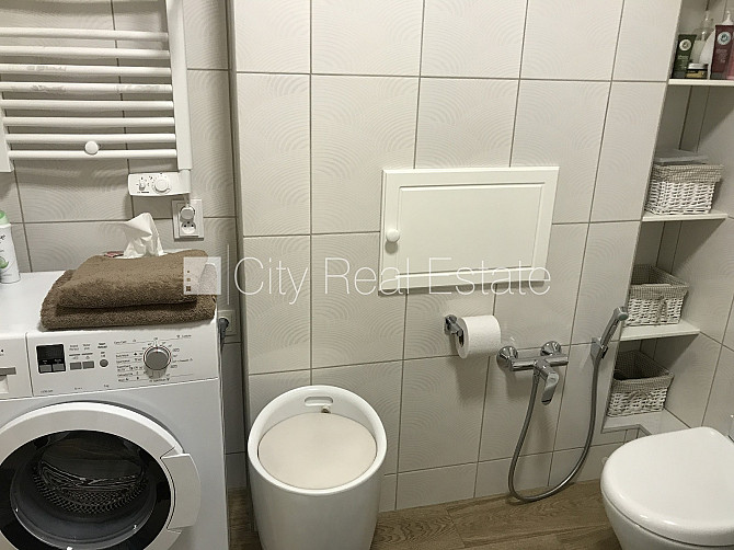 Jaunceltne, fasādes māja, labiekārtots apzaļumots pagalms, slēgts pagalms, vieta Rīga - foto 19