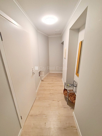 Fasādes māja, renovēta māja, slēgts pagalms, iespēja nomāt autostāvvietu, ieeja no ielas, Rīga - foto 17