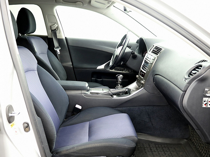 Lexus IS 220 Comfort 2.2 D 130kW Таллин - изображение 6