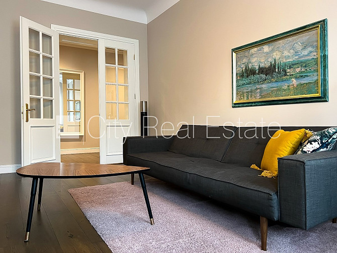 Maksas stāvvieta, ir lifts, guļamistabu skaits 1 gab., istabas izolētas 2 gab., studio tipa, Rīga - foto 1