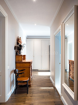 Zaļā teritorija, logi vērsti mājas abās pusēs, istabas izolētas, studio tipa, virtuve Rīga - foto 13